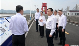 川觀新聞8月22日報道：王曉暉在自貢市樂山市調研時強調：進一步鍛長板補短板推動高質量發展，為奮力譜寫中國式現代化四川新篇章作出更大貢獻